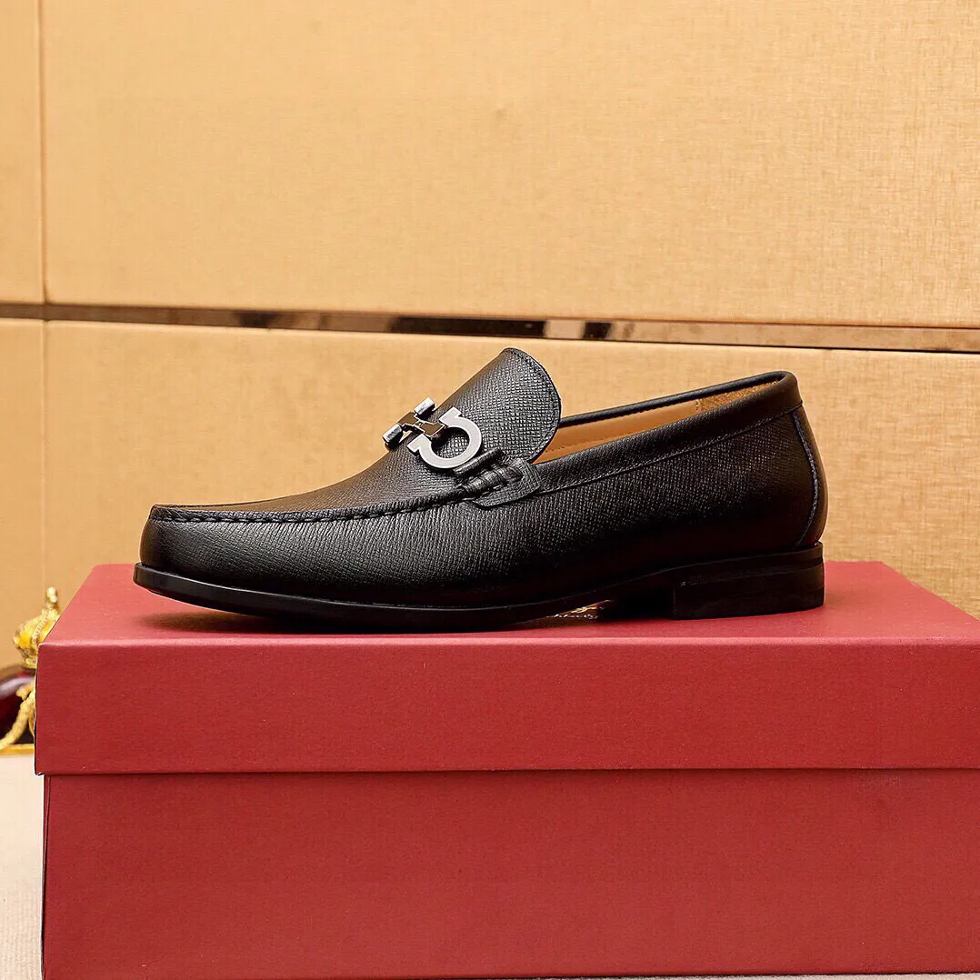 Men's shoes 💰480 💐 Product trademark: Ferragamo "Ferragamo" casual leather shoes Regular size: 38-44 (45🉑️customized) Product materials: Selected imported first-layer cross-grain cowhide leather upper + luxury hardware buckle, imported water-dyed cowhide leather lining. Strong three-dimensional visual effect, original outsole color: 4⃣️seed leather materials available